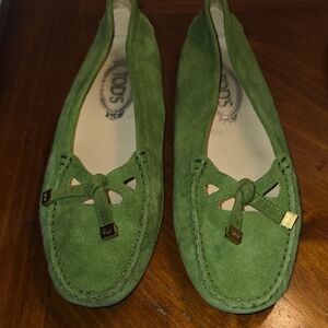 Tod's Green Flats with Moccasin Stitching and Leather Laces